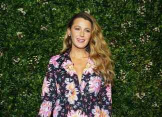 How Blake Lively Styles Pyjamas for City Wear – Fashion Tips news-17062024-052614