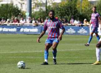 Yann M’Vila Surprises SM Caen Teammates with Unexpected Gift news-17082024-135856