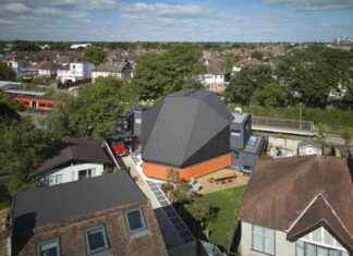 Une maison unique construite pour deux filles qui pourraient la partager un jour une-maison-unique-construite-pour-deux-filles-qui-pourraient-la-partager-un-jour
