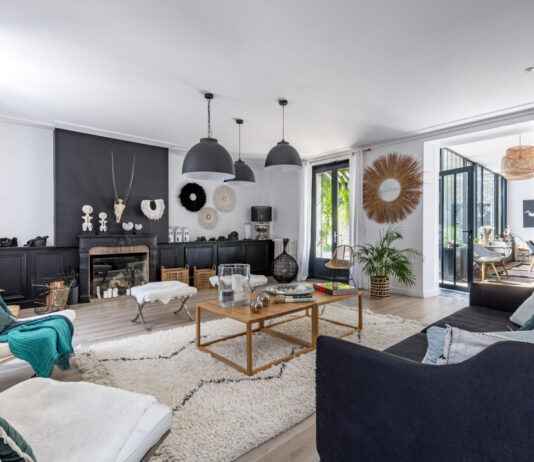 Le tube carré en acier : un élément incontournable pour une décoration moderne et un aménagement design un élément incontournable pour une décoration moderne et un aménagement design