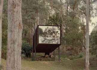 Une coquille métallique garde cette retraite Australienne fraîche – et sécurisée contre les incendies. une-coquille-mtallique-garde-cette-retraite-australienne-frache-et-scurise-contre-les-incendies