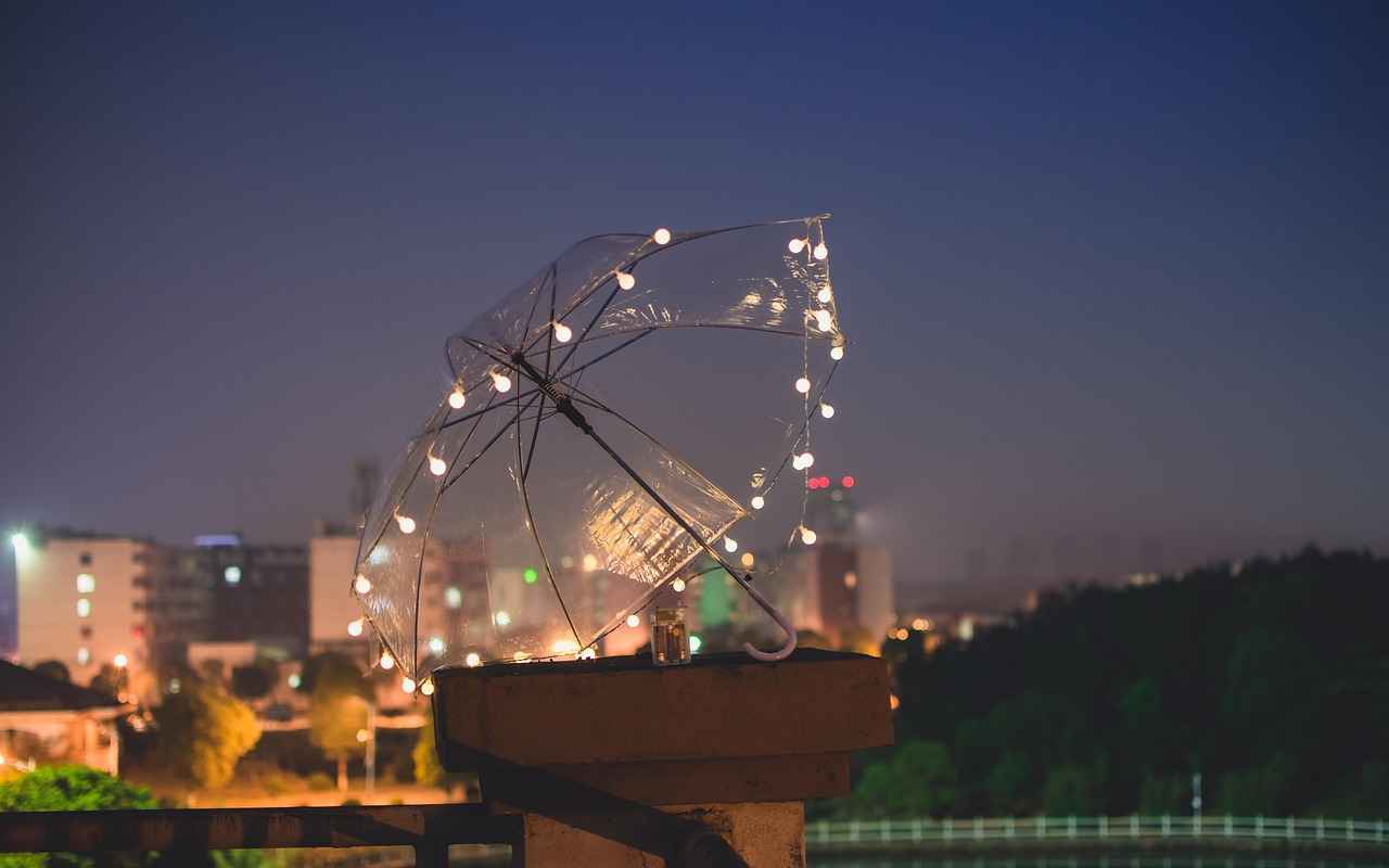 Entrée de maison : 7 idées pour une première impression réussie 2 Utiliser des miroirs pour agrandir l'espace